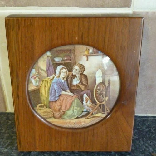 ANTIQUE PRATTWARE OVAL POT LID PERSUASION IN HARDWOOD FRAME