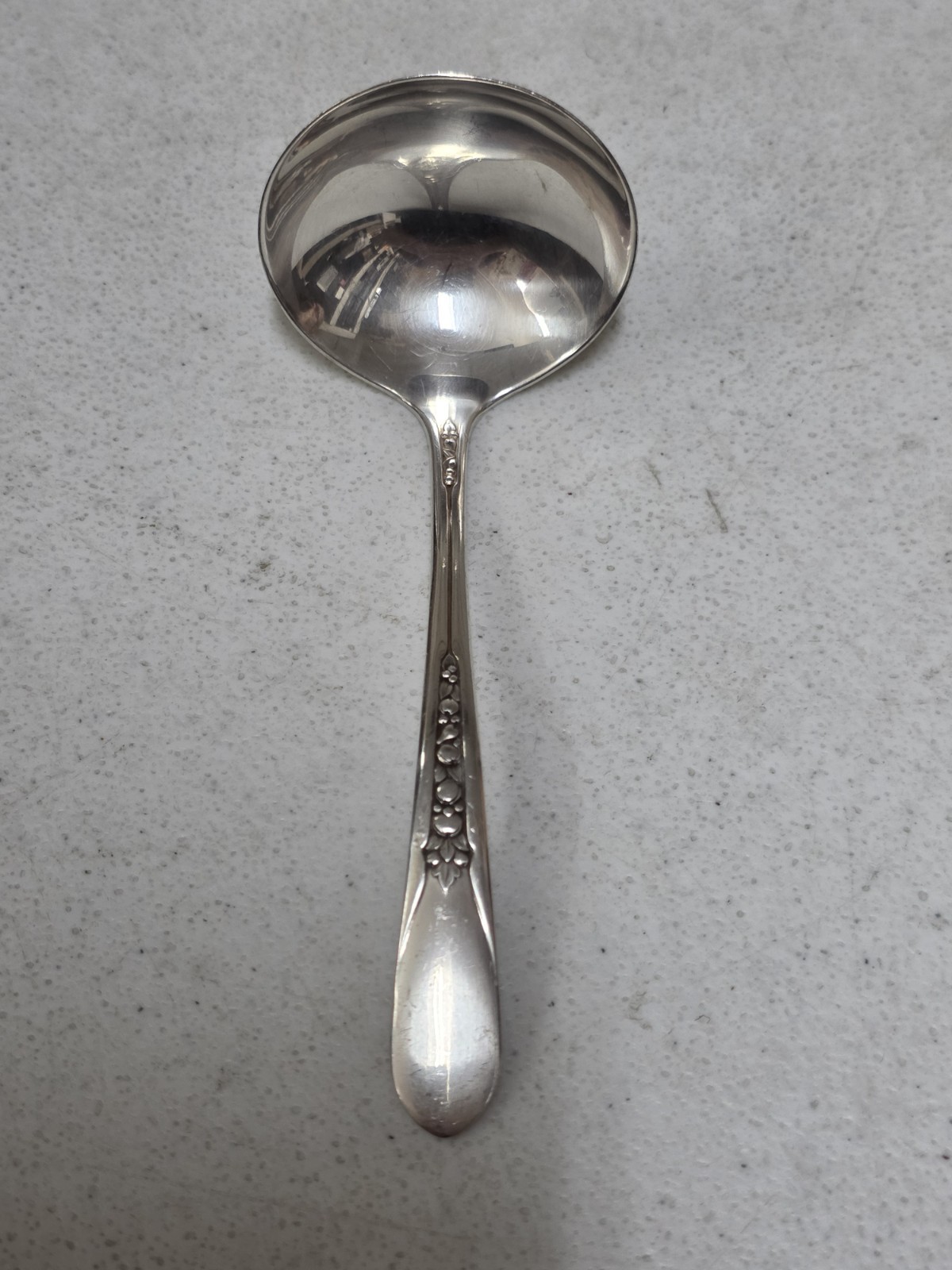 Wm. A. Rogers Priscilla Lady Ann Silver-Plated 6-1/8″ Gravy Ladle