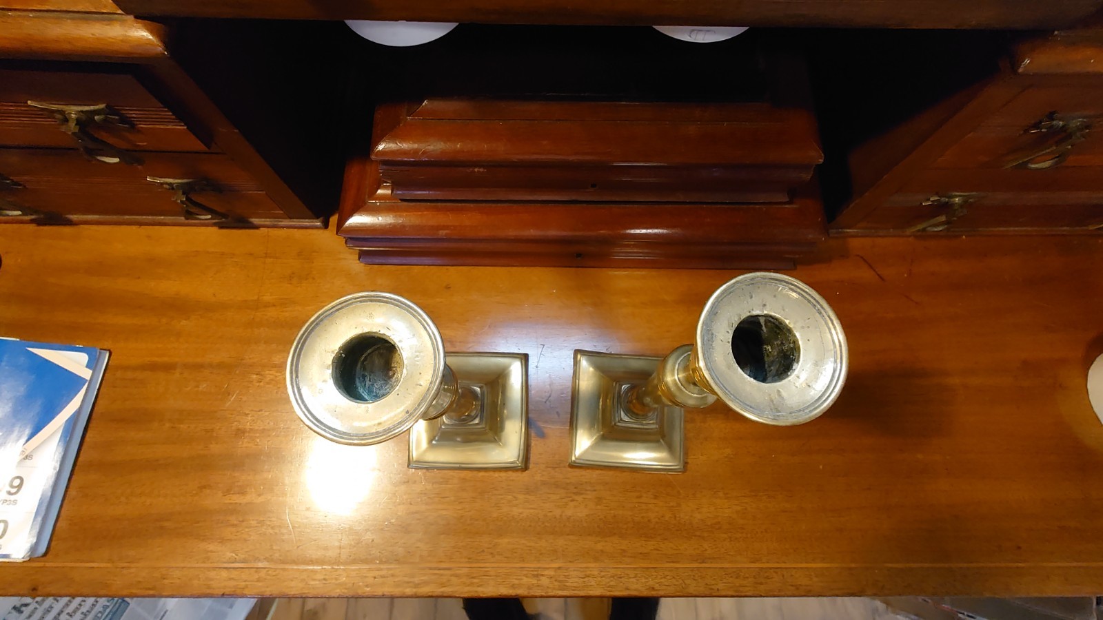 Pair Antique Georgian BRASS CANDLESTICKS 8.5″ tall inc original push ups :160