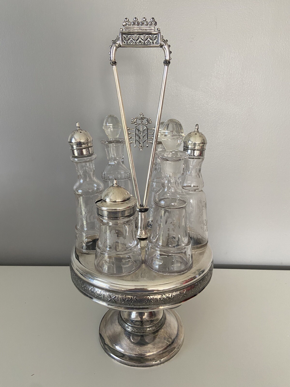 Antique Castor Cruet Set Meriden Company Silverplate 6 Etched Bottles Spins READ