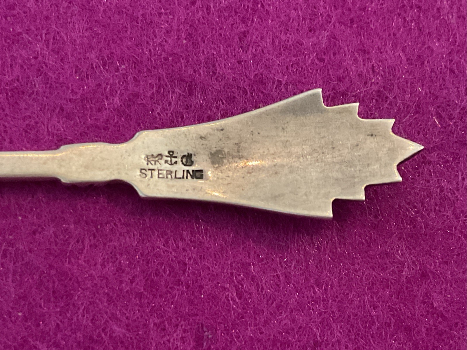 York Pattern by Gorham 5″ Sterling Silver Cocktail Seafood Fork Feather Design