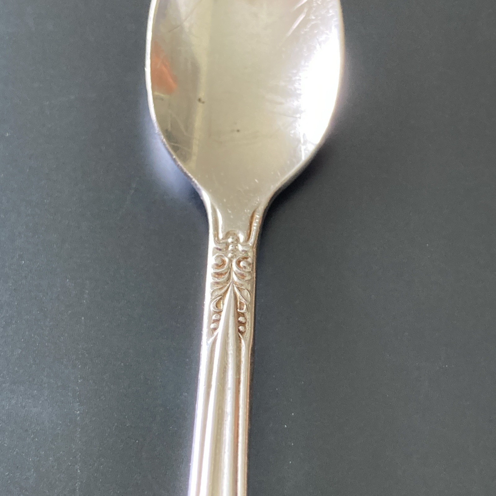 May Queen Holmes & Edwards International 5 1/8″ small oval mustard? spoon RARE