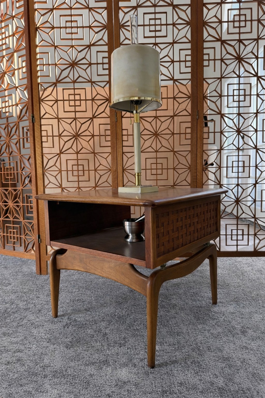 Lane “Perception” 908-06 Walnut Lamp Table — Mid-Century Modern Icon
