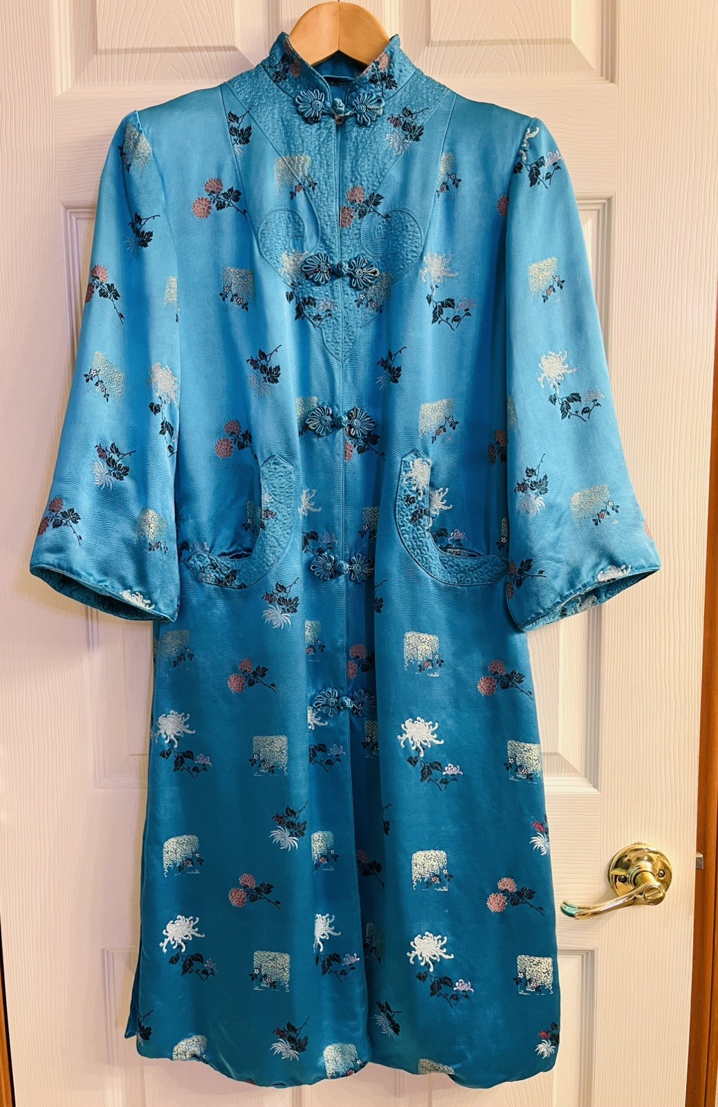 Vintage Peony Brand Shanghai China WAH-1 Silk Trading Co Blue Brocade Robe Sz 38