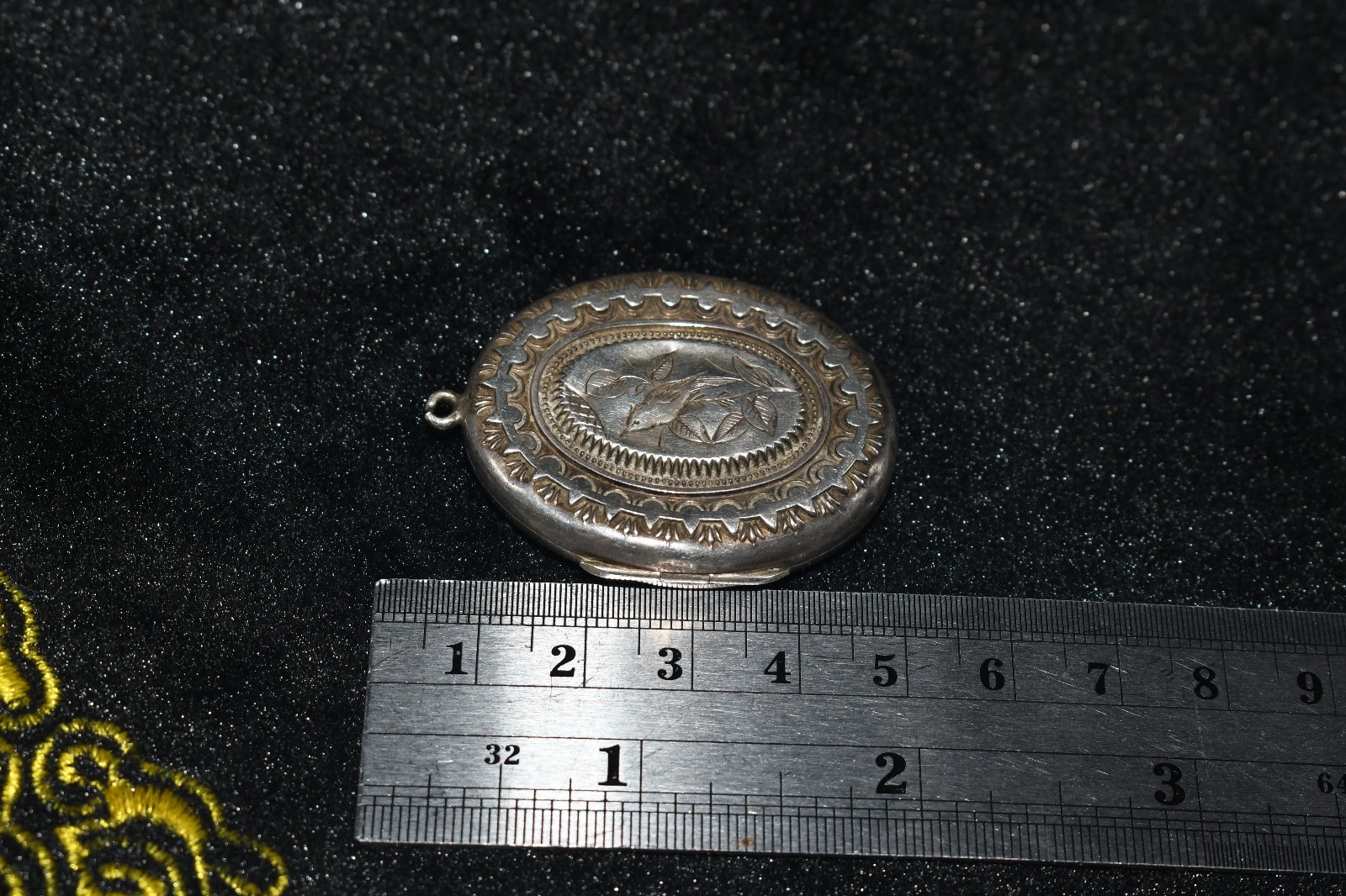 Antique Old Near Eastern Solid Silver Photo Frame locket Pattern 11 gram