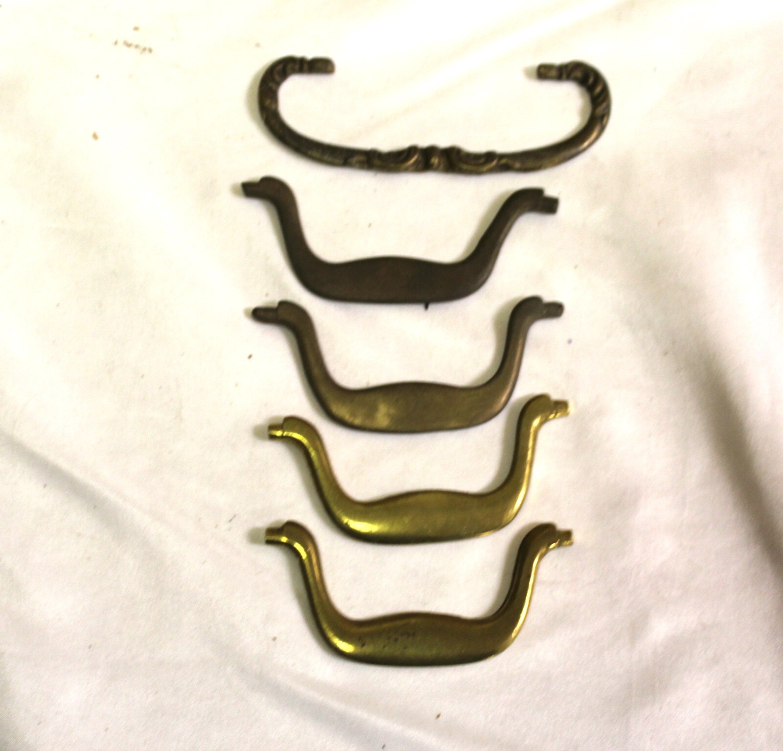 Solid Brass Antique/Style Drawer pull handels (5)