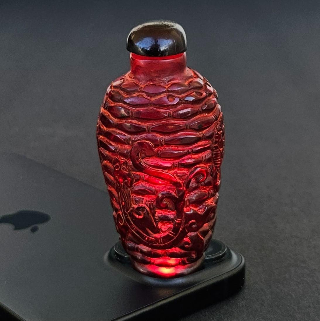 Antique Chinese Catalin Bakelite Cherry Amber Translucent Faturan Snuff Bottle