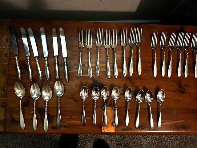 Antique 1910 Queen Anne-St Moritz Silverplate Place Settings