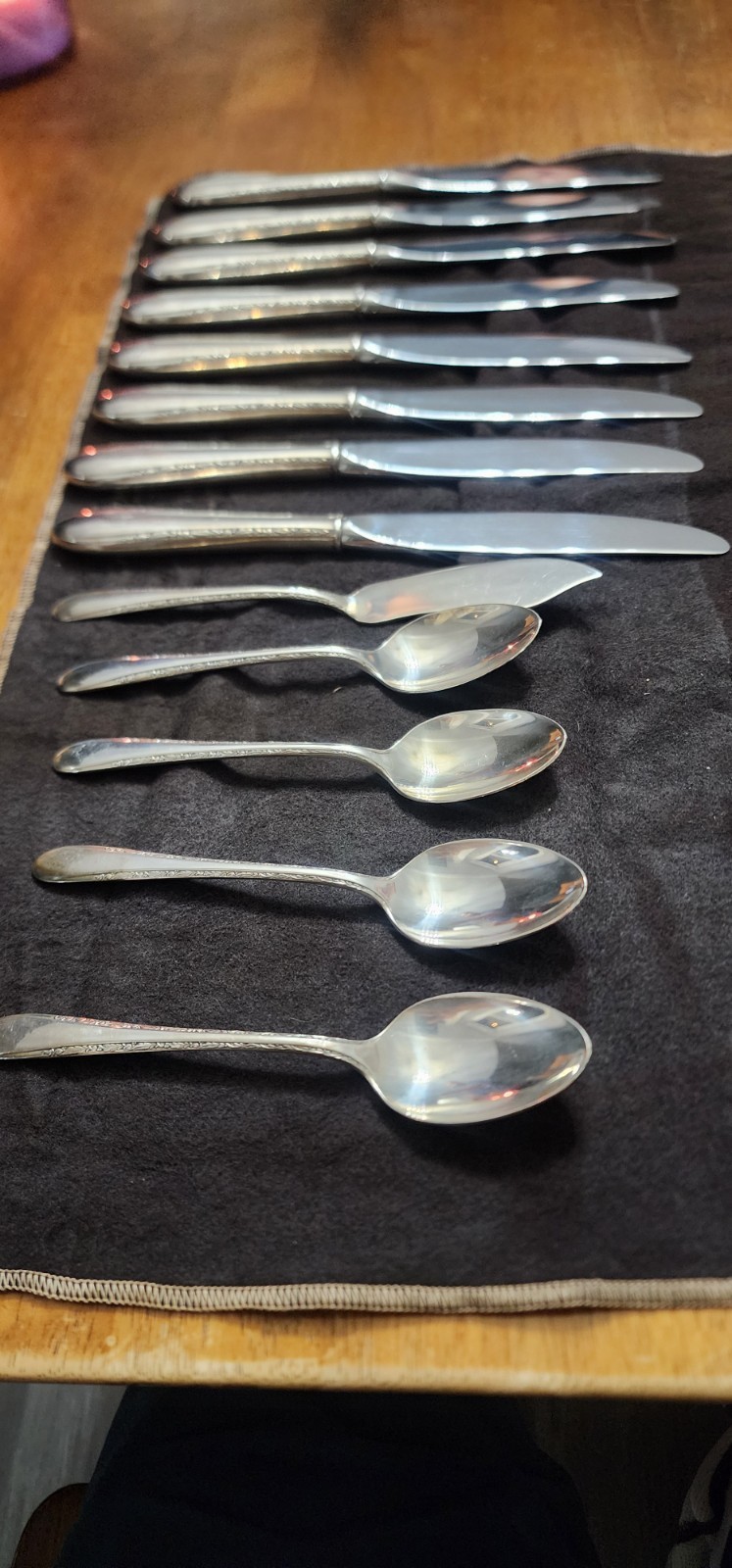 Gorham Silver Plated Flatware Set For 8 Service 25 Pieces Collectors.