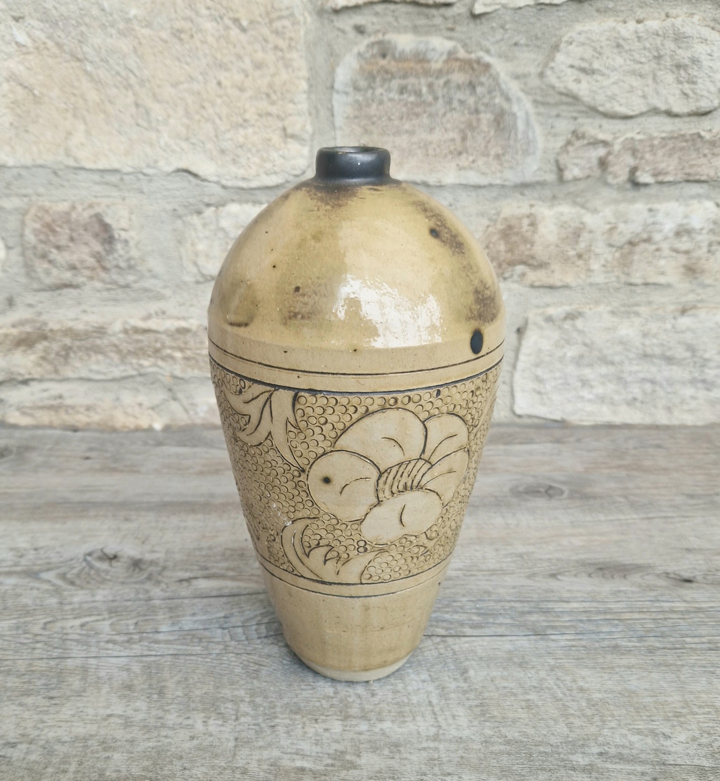 Large Chinese Cizhou Ware Meiping Style Stoneware Vase Incised Floral Design