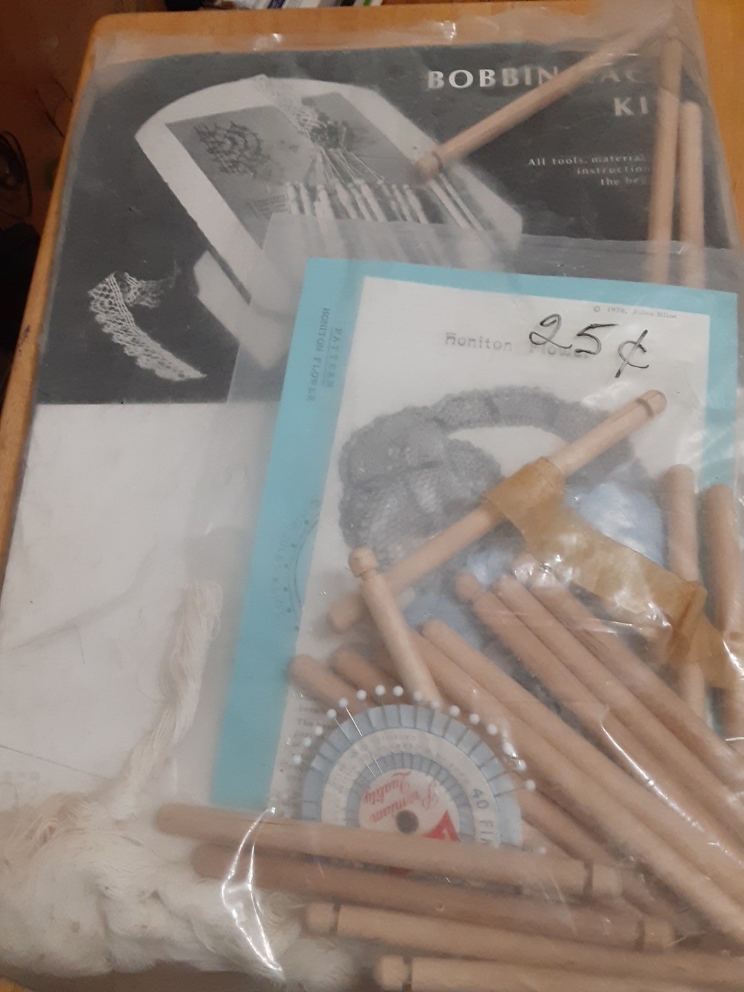 1975 Kliot Bobbin Lace Kit – Honiton Flower – Real pictures