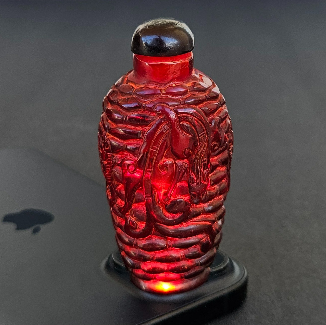 Antique Chinese Catalin Bakelite Cherry Amber Translucent Faturan Snuff Bottle