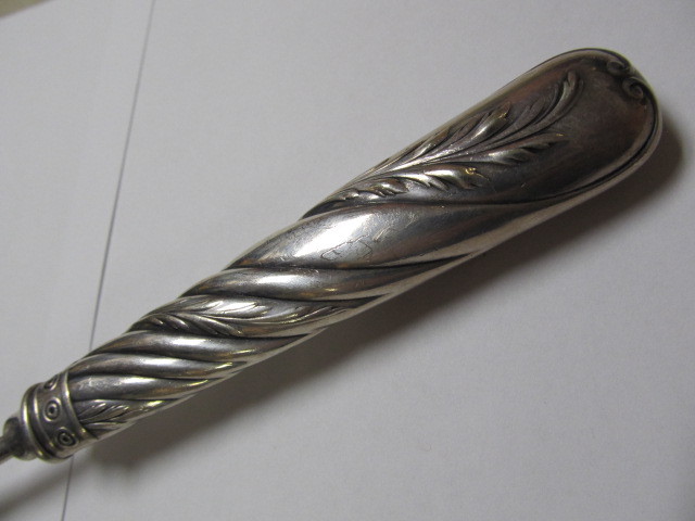 REED & BARTON LE LOUVRE SILVERPLATE FINE SERVING FORK 10 1/8″ XLNT COND