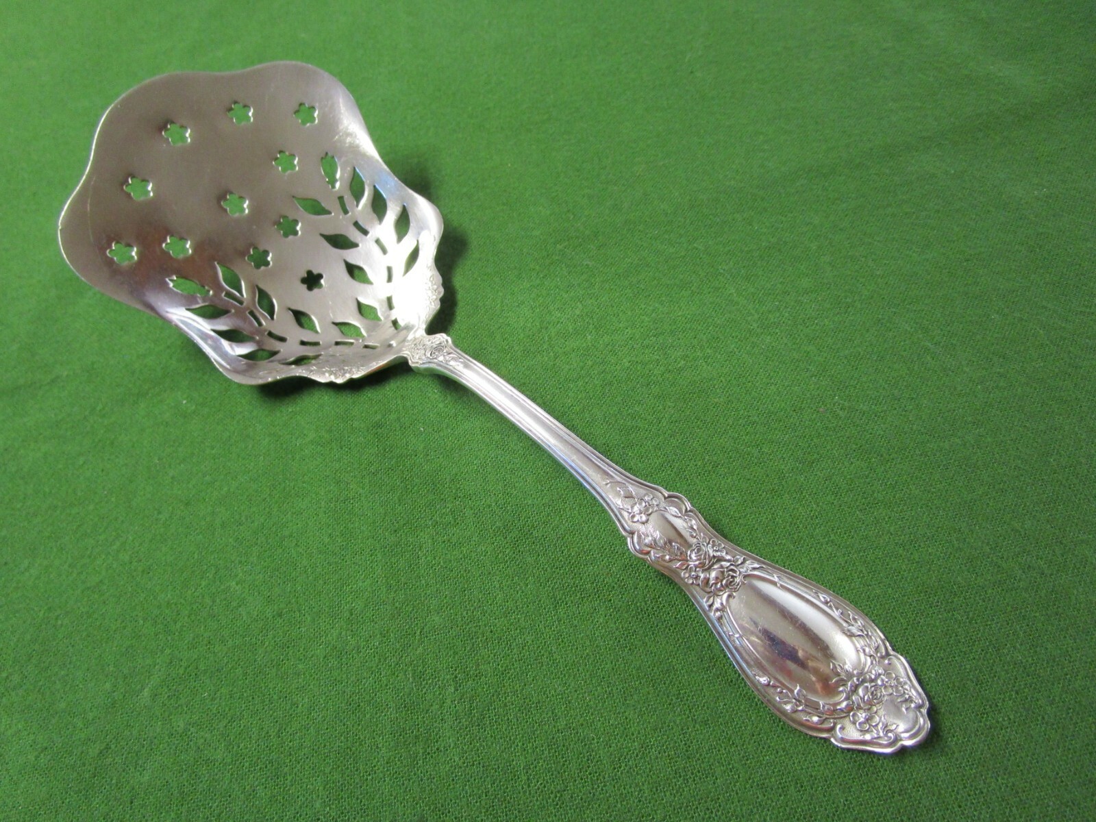 SHARON Pierced Ice Spoon Rare Find Rogers Silverplate 1910 No Monogram tcu
