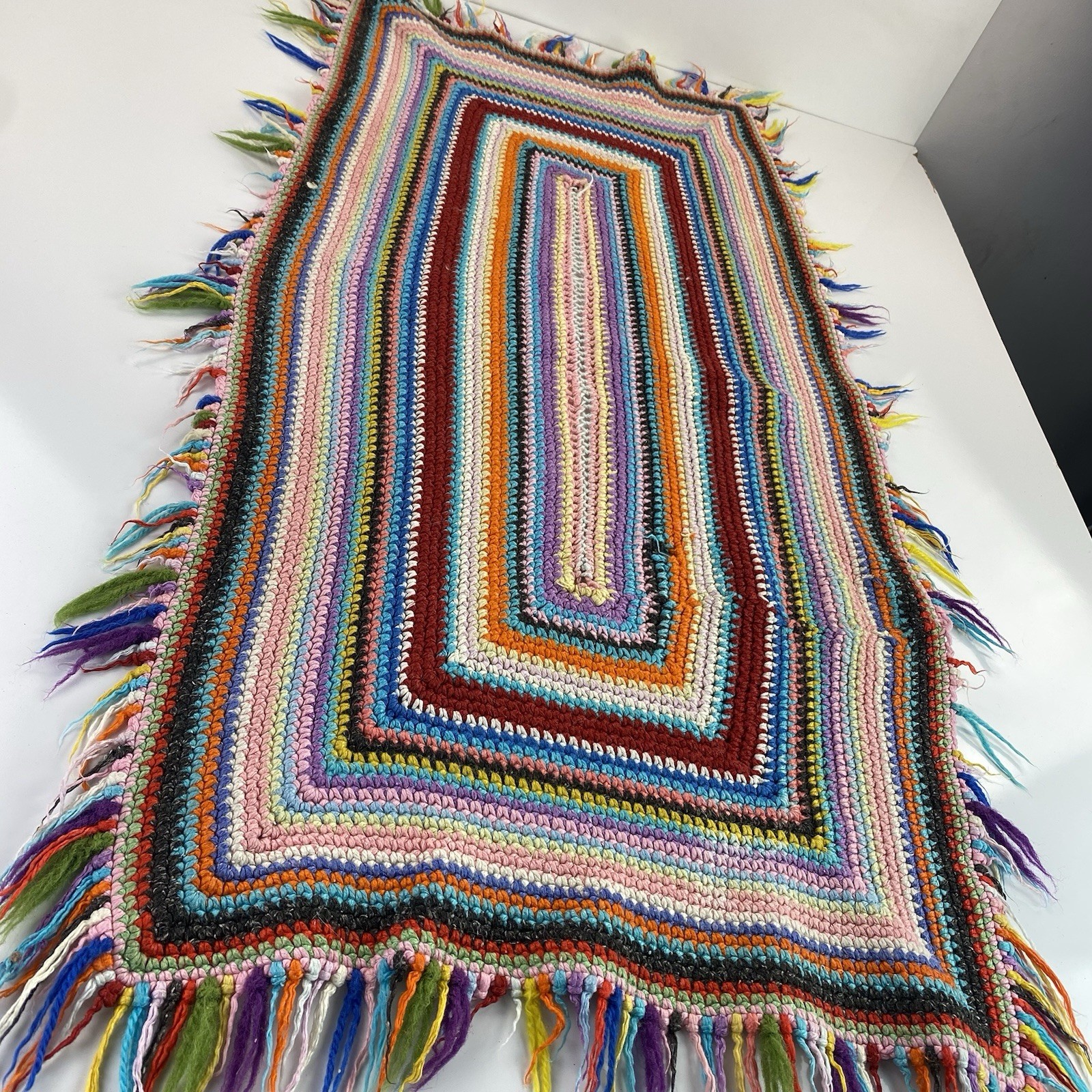 Vtg 60’s/70’s Handmade Continuous Braided Woven Scrap Rag Rug 48” x 27” Granny