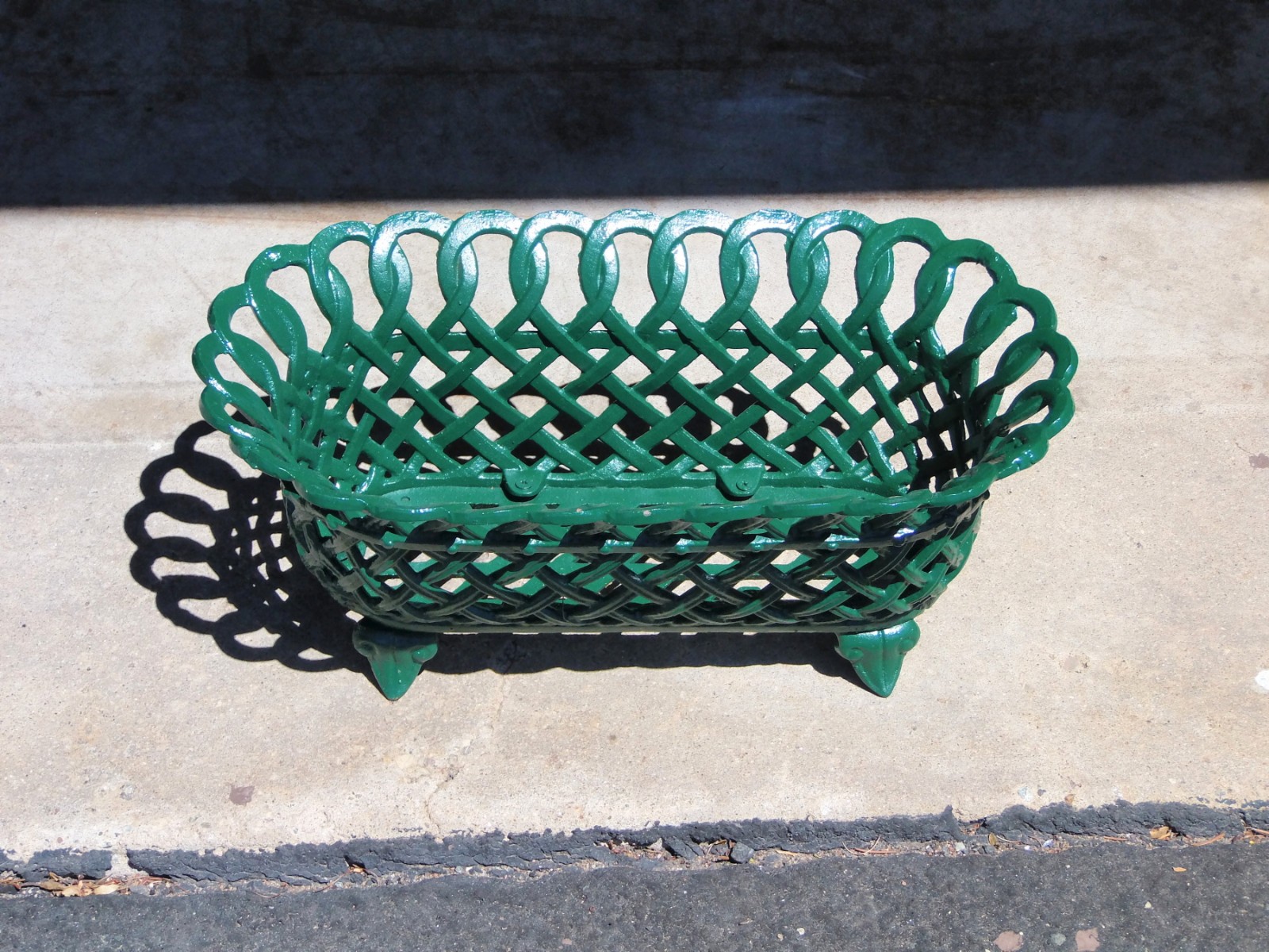 Vintage Cast Iron Staircase Planter 15 1/2″L x 8 1/21″W x 6 3/4″H Nice Planter