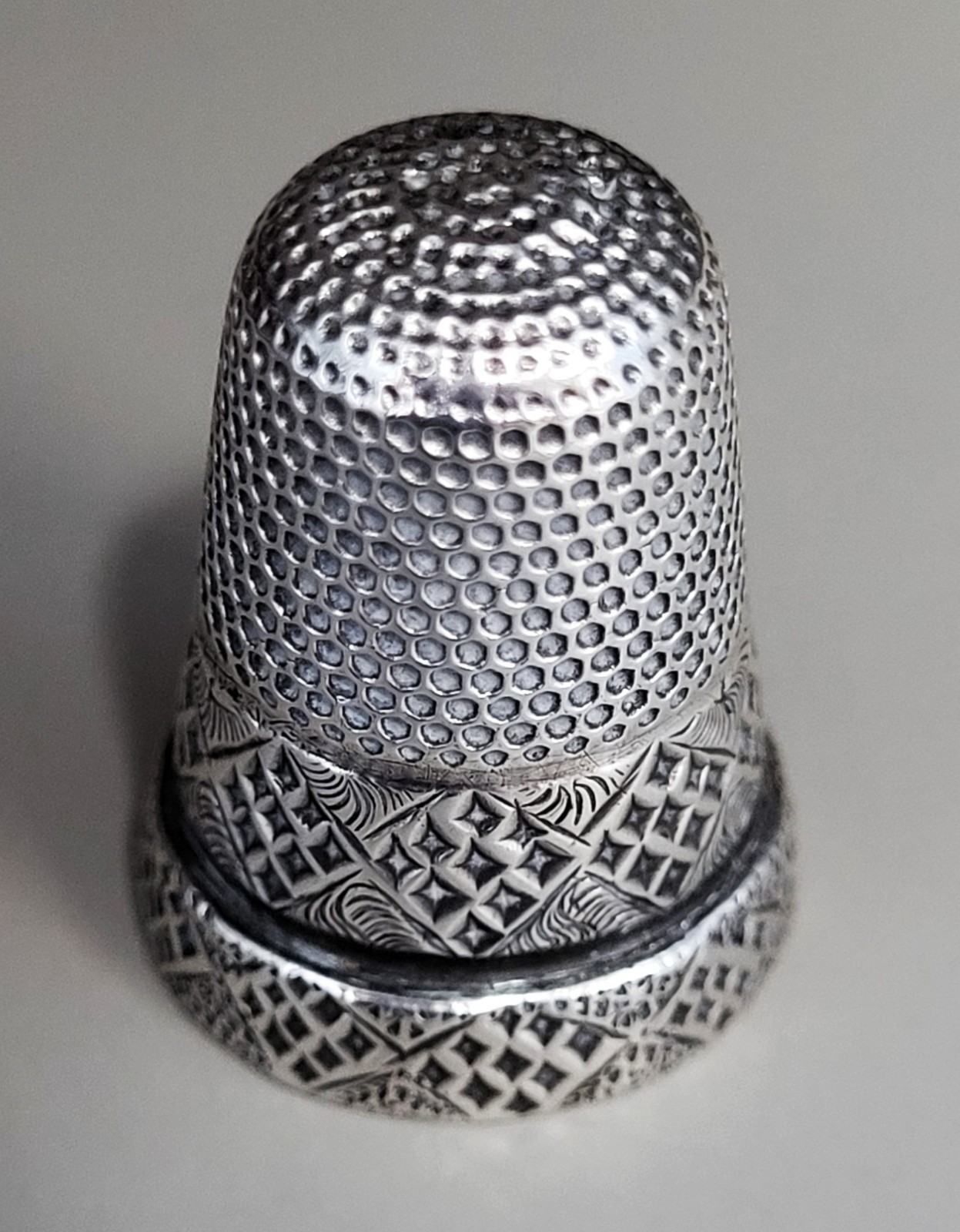 Rare Pattern Antique Silver Thimble. Hallmark London 1895. Samuel Fenton. Rfaod