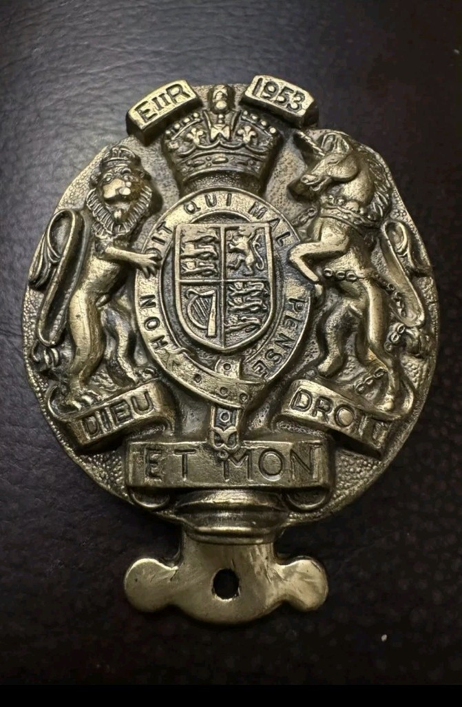 VTG 1953 Dieu Et Mon Droit BRASS DOOR KNOCKER HANDLE Queen Elizabeth II ENGLAND