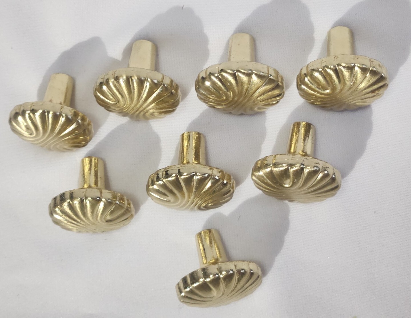 Vintage Gold Tone Shell Design Pull Knobs Set Of 8