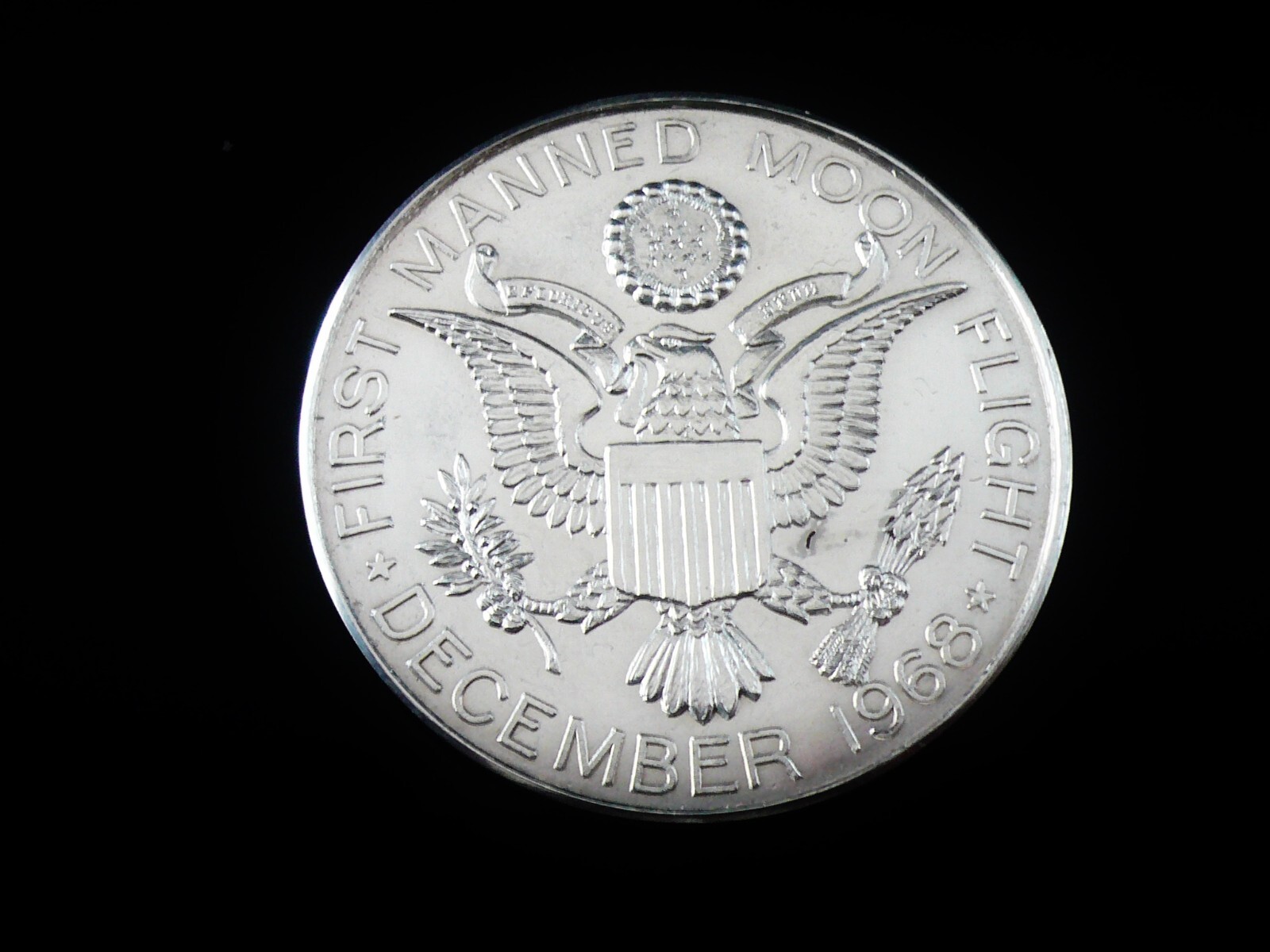 .999 Silver Medallion, Apollo 8 Astronauts First Manned Moon Flight 1968