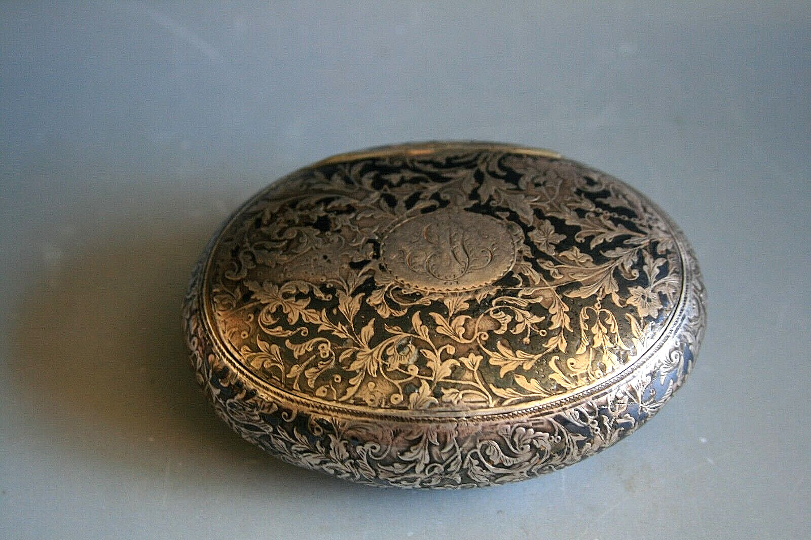 ANTIQUE 19TH CENTURY SILVER BOX