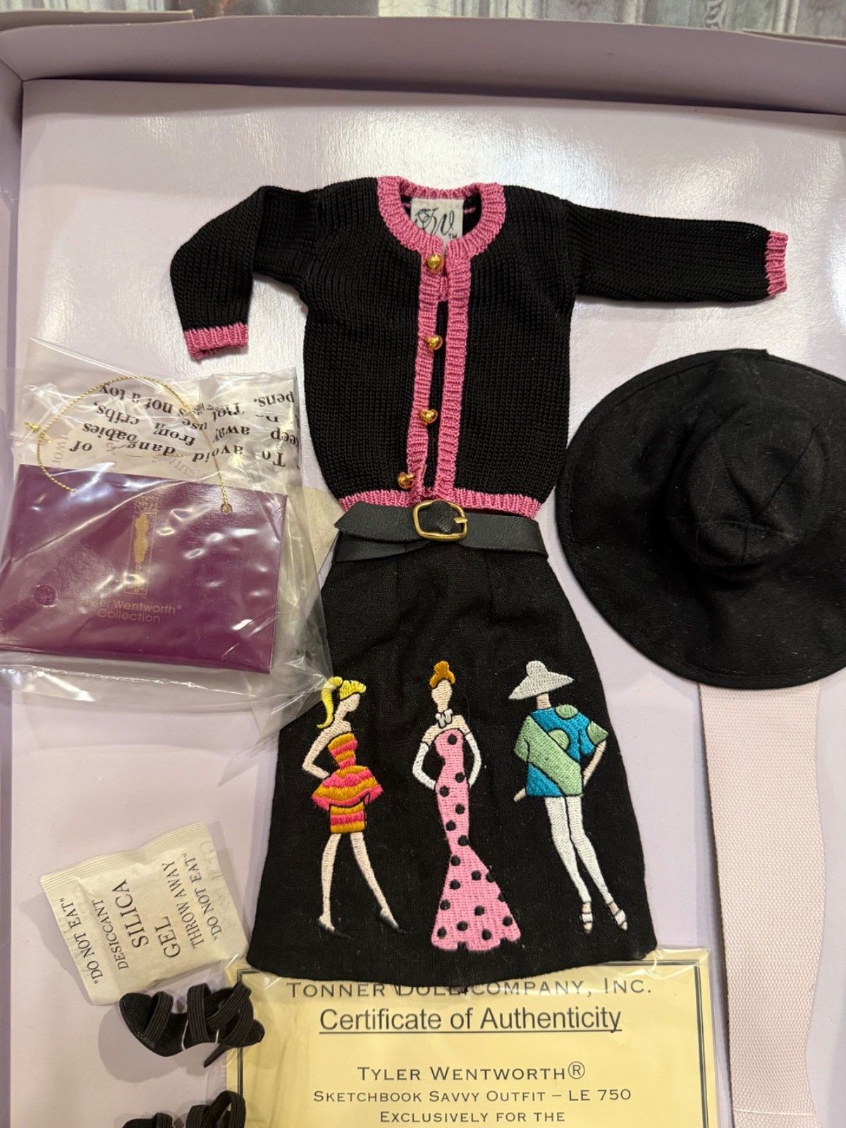 Tonner Tyler Wentworth Sketchbook Savvy Outfit LE 750