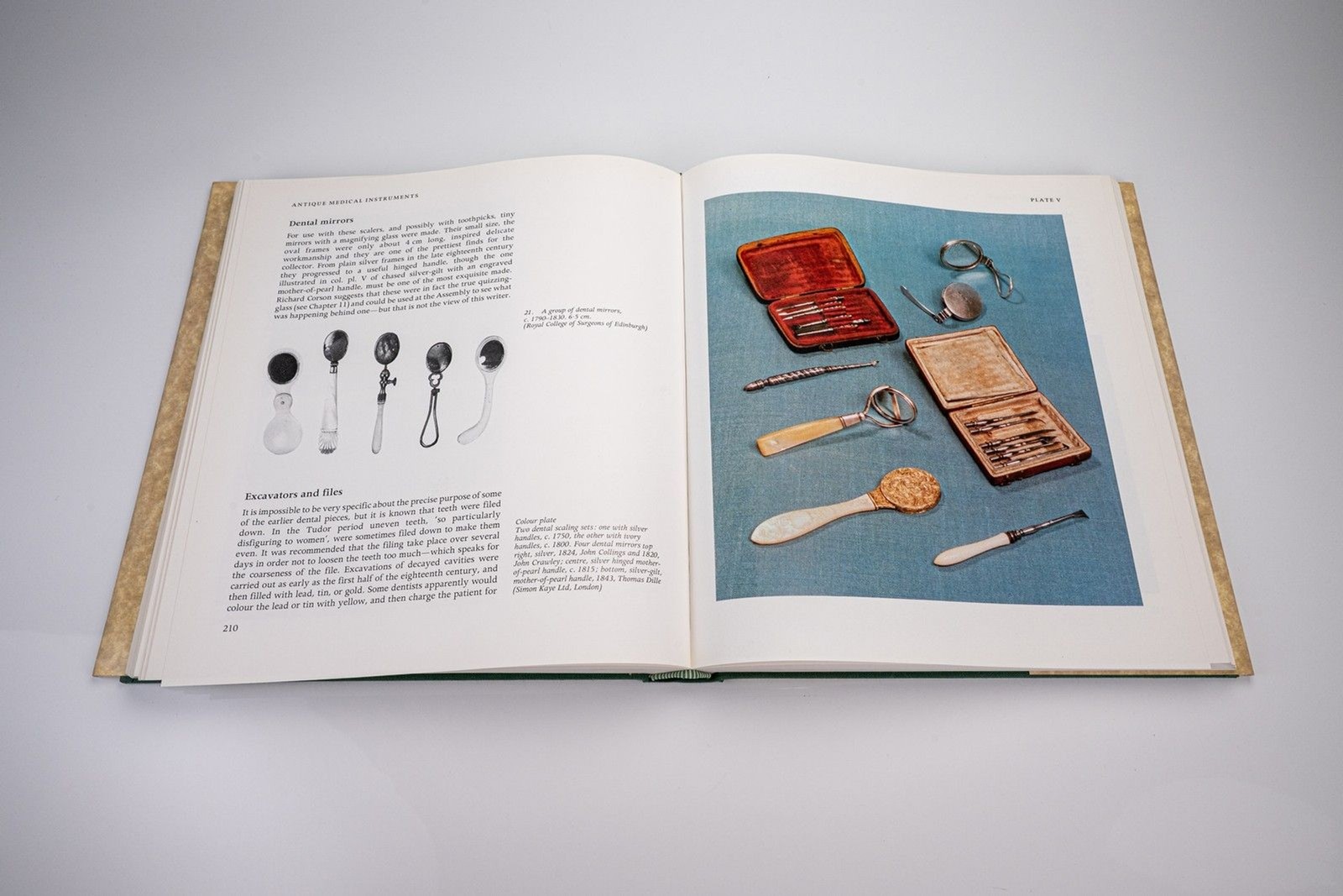 Antique Medical Instruments Reference Book Elisabeth Bennion 1986 Reprint HC/DJ