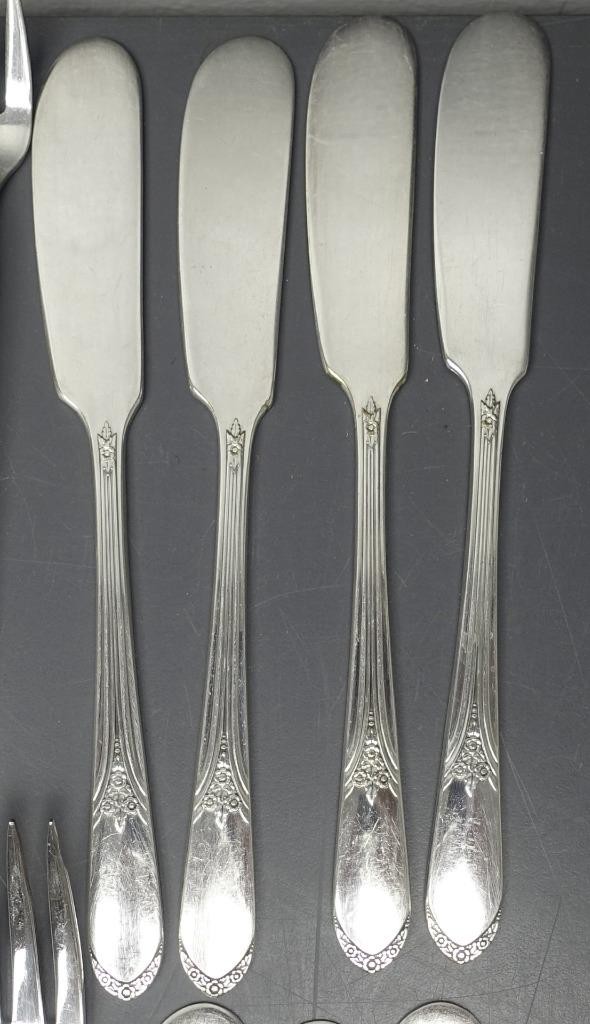 FLATWARE 66pc W.M. ROGERS silverplate Mary Lou (1938) service 8 +EXTRAS +SERVING