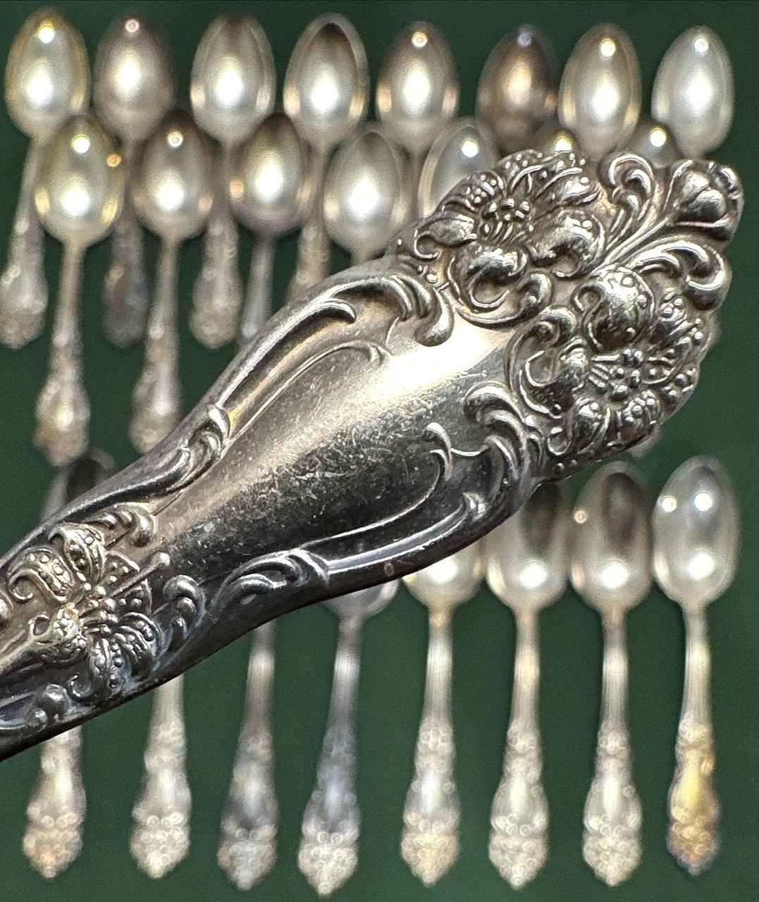 24 Pcs TIGER LILY Silverplated TEASPOONS Reed & Barton Nice Condition