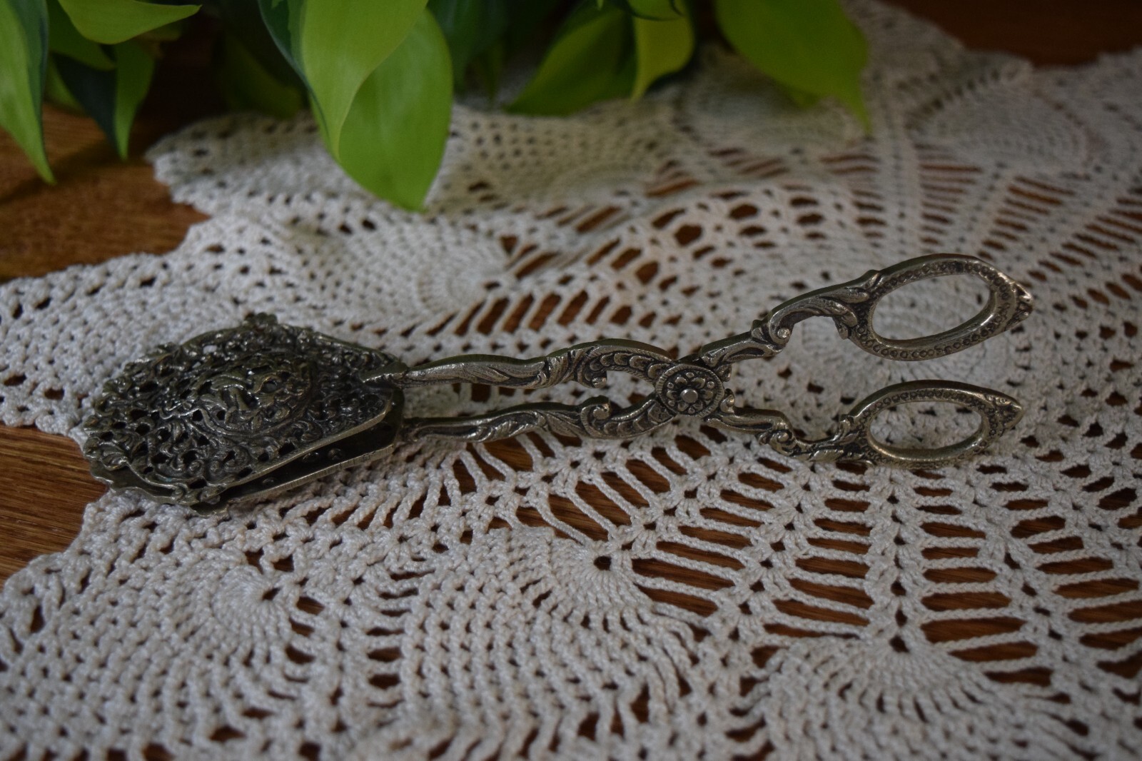 Vintage Italian Ornate Pastry Tongs Server Scissor Design Silver Plate? Molded