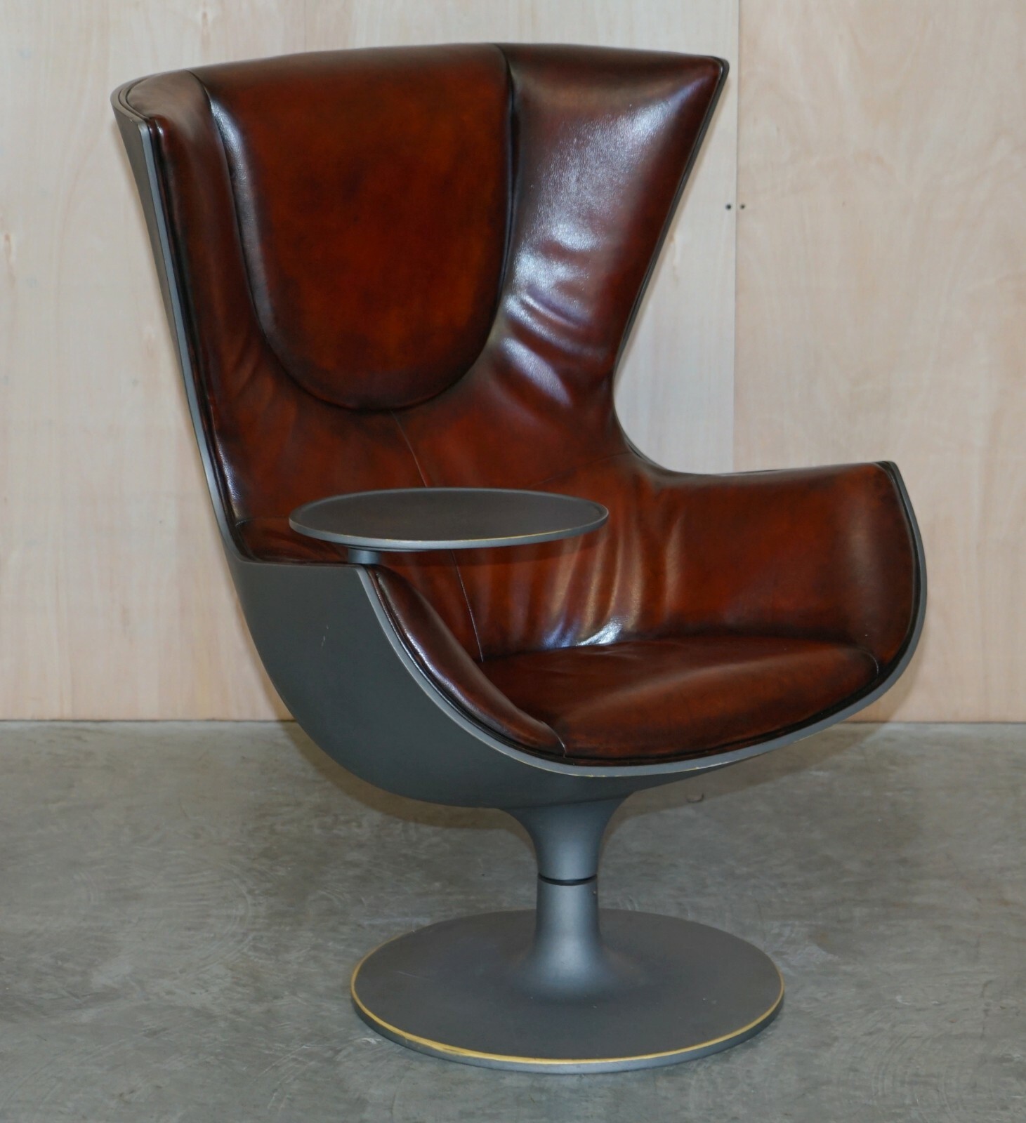 1 OF A KIND PAIR OF BROWN LEATHER PHILIPPE STARCK CASSINA EUROSTAR EGG ARMCHAIRS