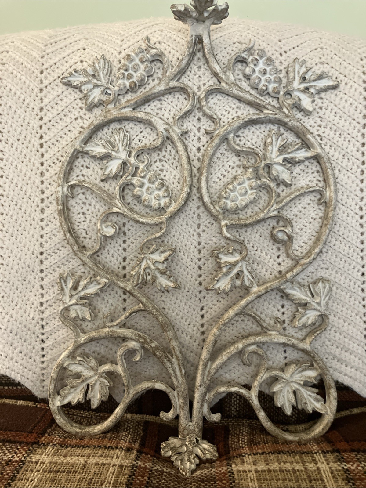 Vtg Architectural “Grape Arbor” Decorative Ornamental Iron Panel, 21.5″ h x 14″w