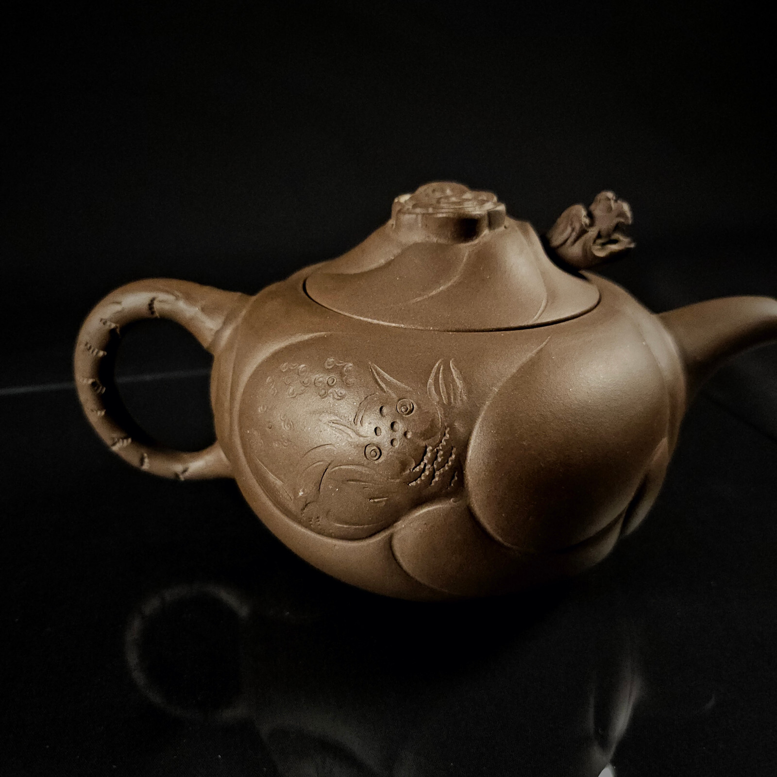 YIXING STONEWARE ‘DRAGON AND CARP’ TEAPOT, BY WANG YUYING, REPUBLIC PERIOD