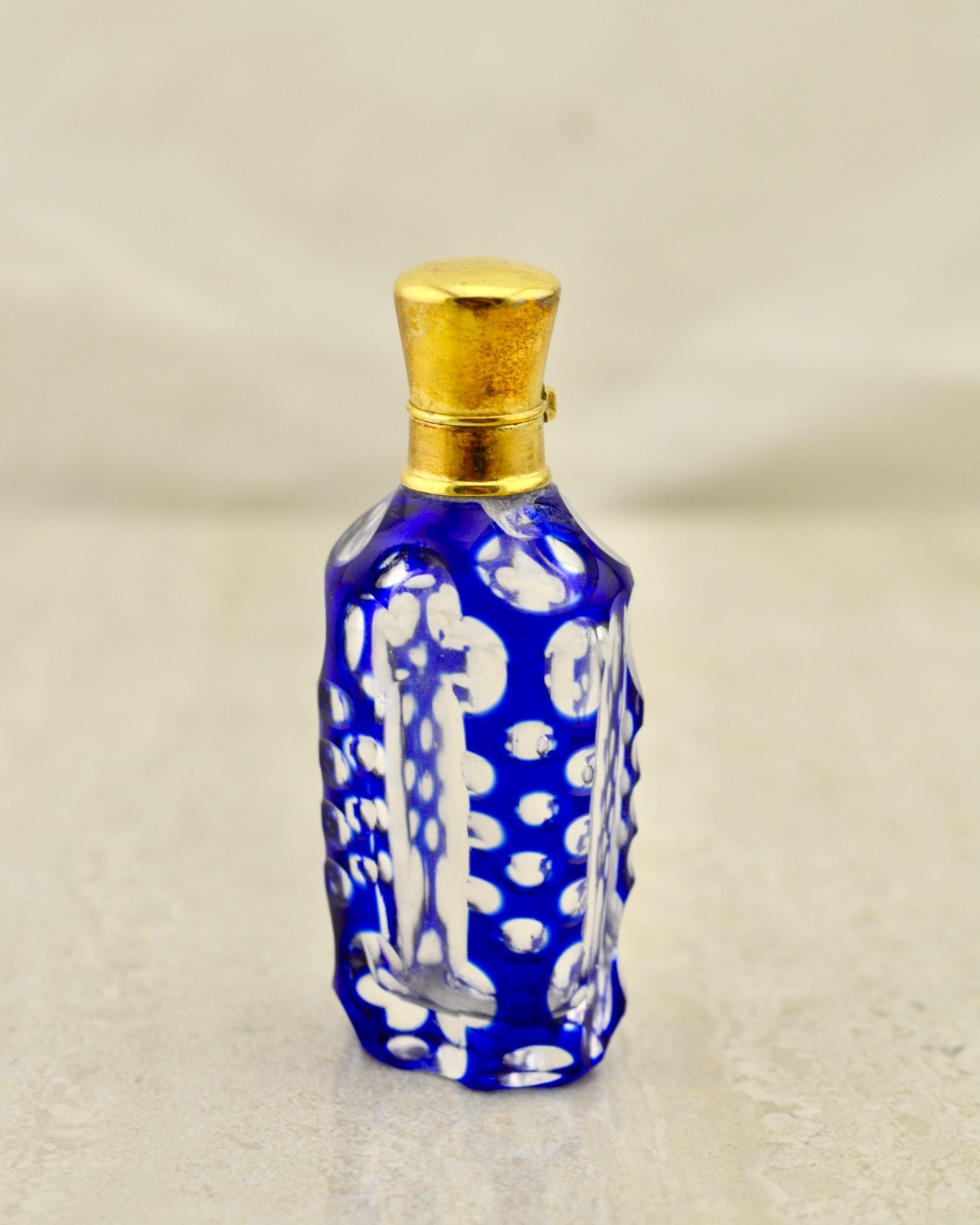 Antique French 18ct yellow gold & Baccarat blue crystal perfume scent bottle