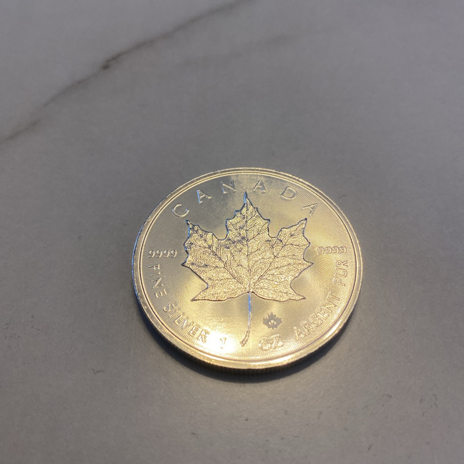 Canadian Mint 2016 $5 Silver Maple Leaf 1 oz 0.9999 Coin