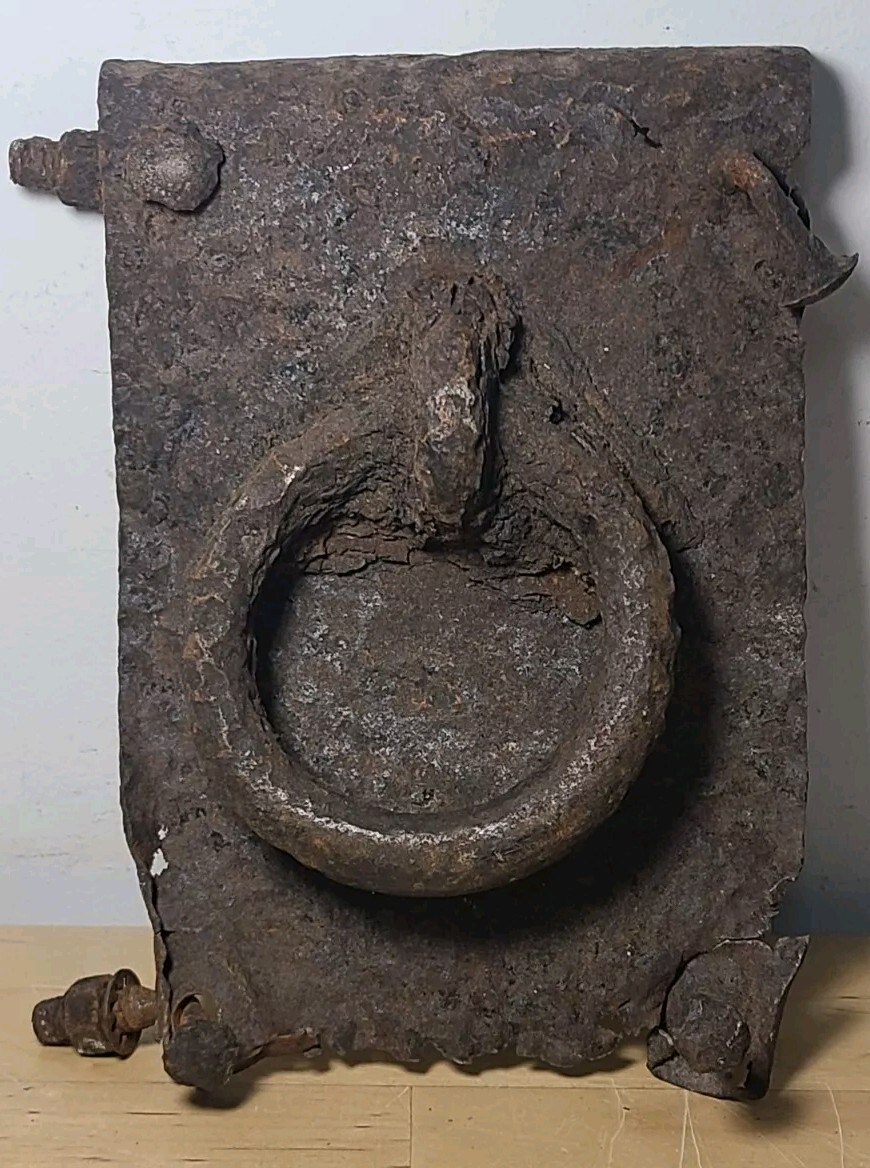 Antique Hand Forged Heavy Iron Horse Post Jail Door Hitch Knocker Mount Ring