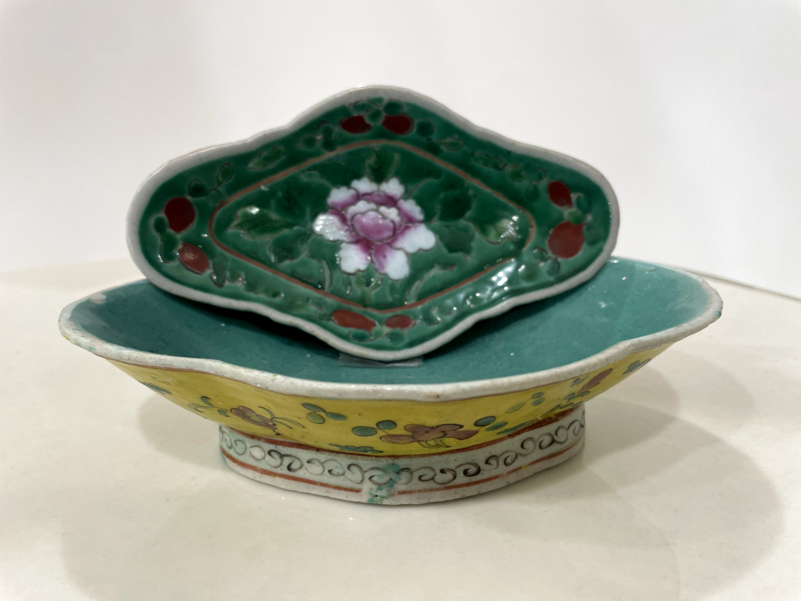 Set of 2 Chinese Polychrome Ovoid 1 Chrysanthemum Chinoiserie Footed Dishes