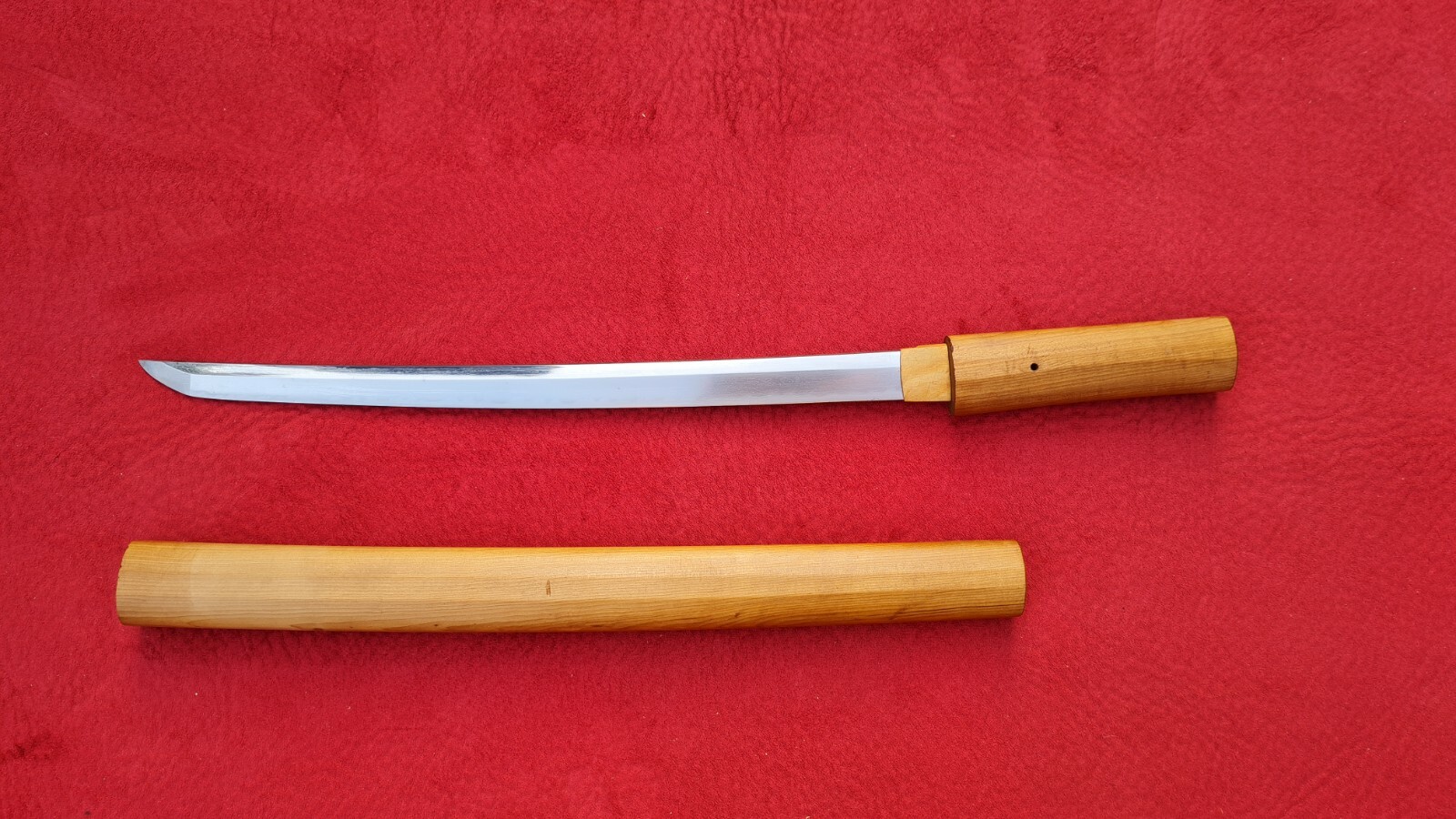Japanese antique sword – KOTO WAKIZASHI IN SHIRASAYA MUMEI – MUROMACHI ERA