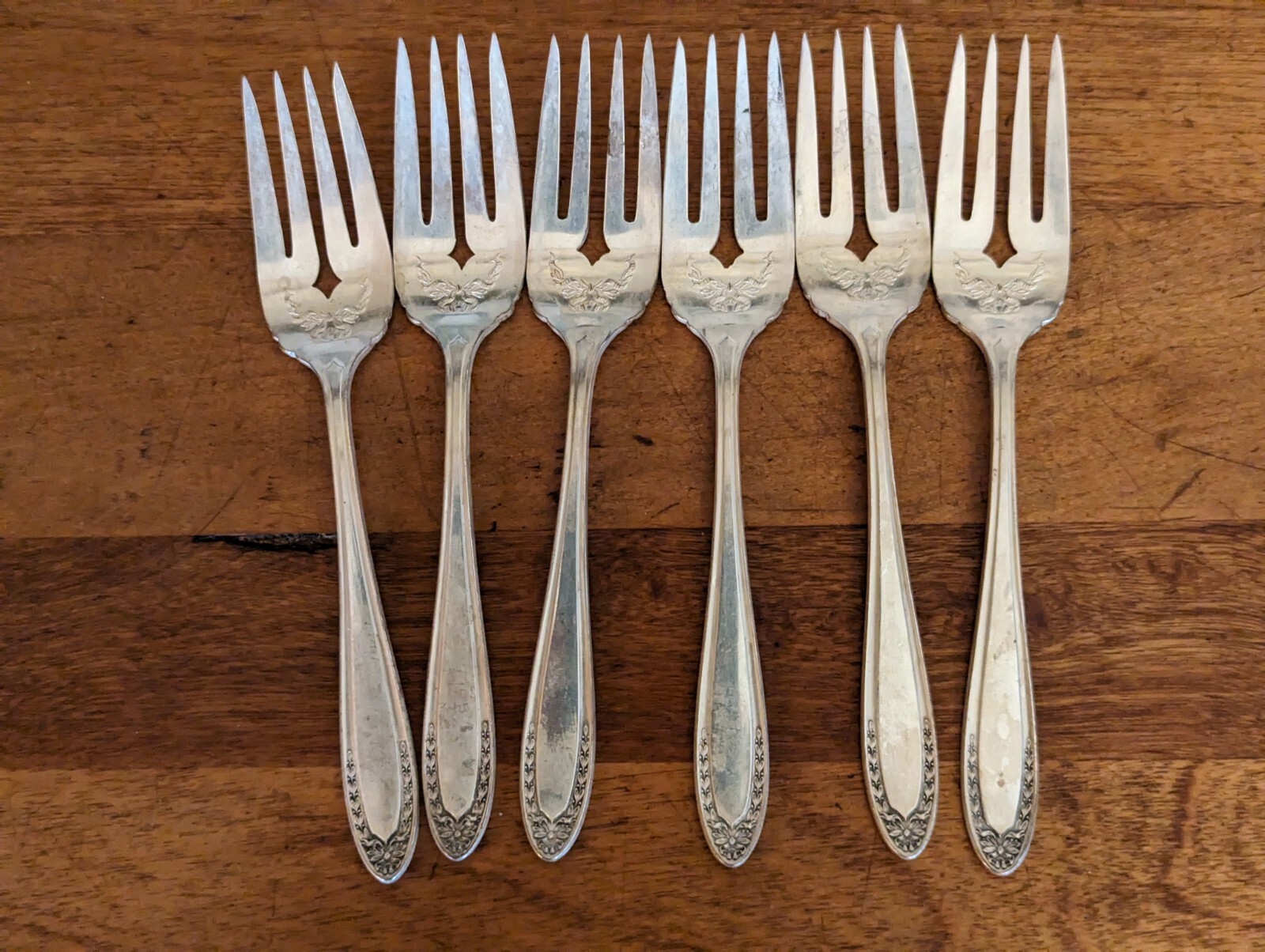 6-VINTAGE ONEIDA BRIDAL WREATH 1915 SALAD FORKS 6-1/8″