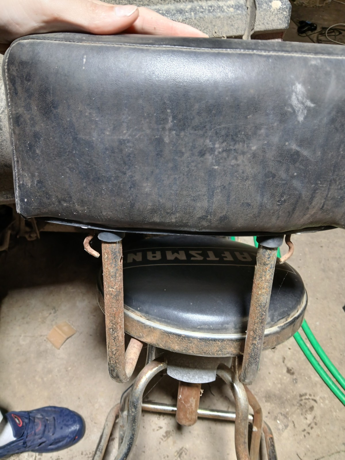 Craftsman Swivel Hydraulic Bar Work Stool