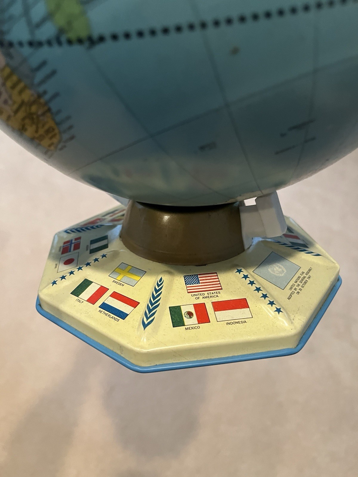 Vintage J Chein World Globe of the United Nations In Original Box