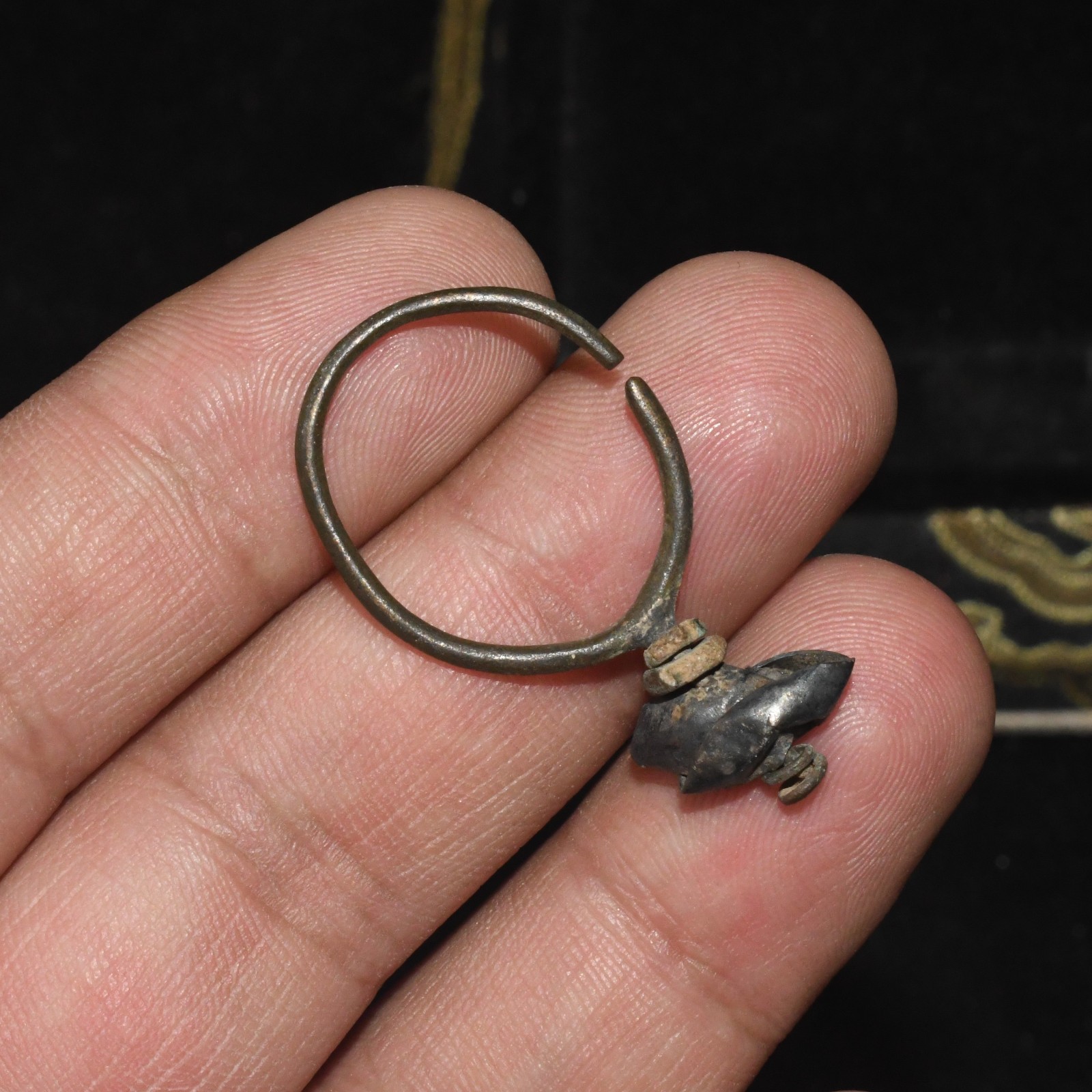 Genuine Ancient Near Eastern Islamic Mix Silver Bronze earring in good Condition