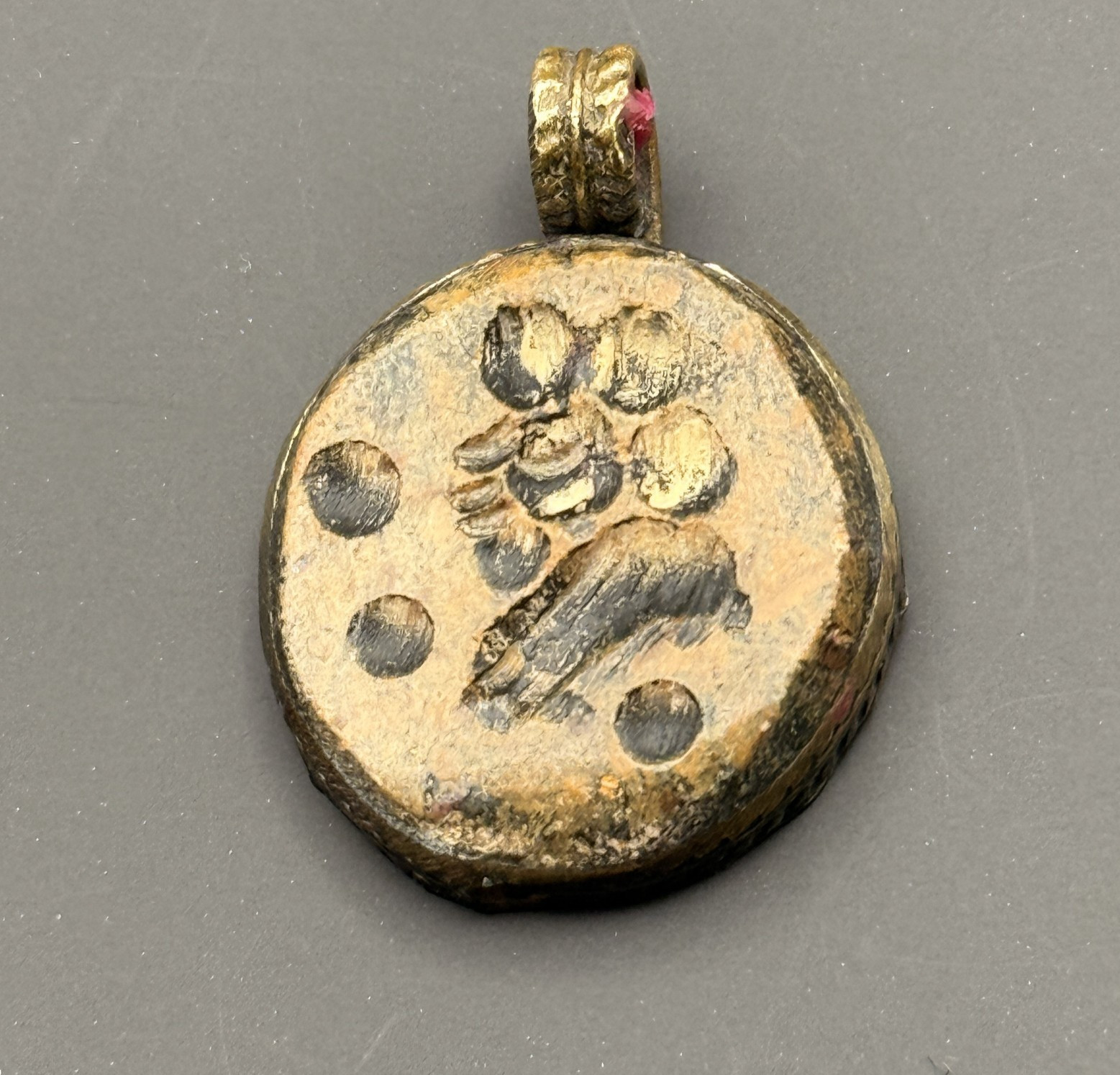Ancient Agate Intaglio King Bead Engraved Brown Stone Seal Pendant Gold Color