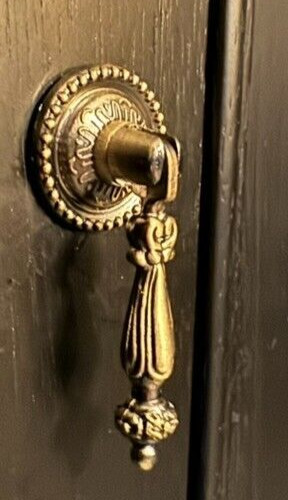 2 Antique-Brass Knobs in brushed-Gold Tear Drop Hinged Furniture Hardware Pulls