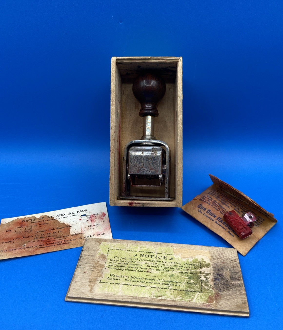 Bates NUMBERING MACHINE #49 wood Roberts box antique office business collectible