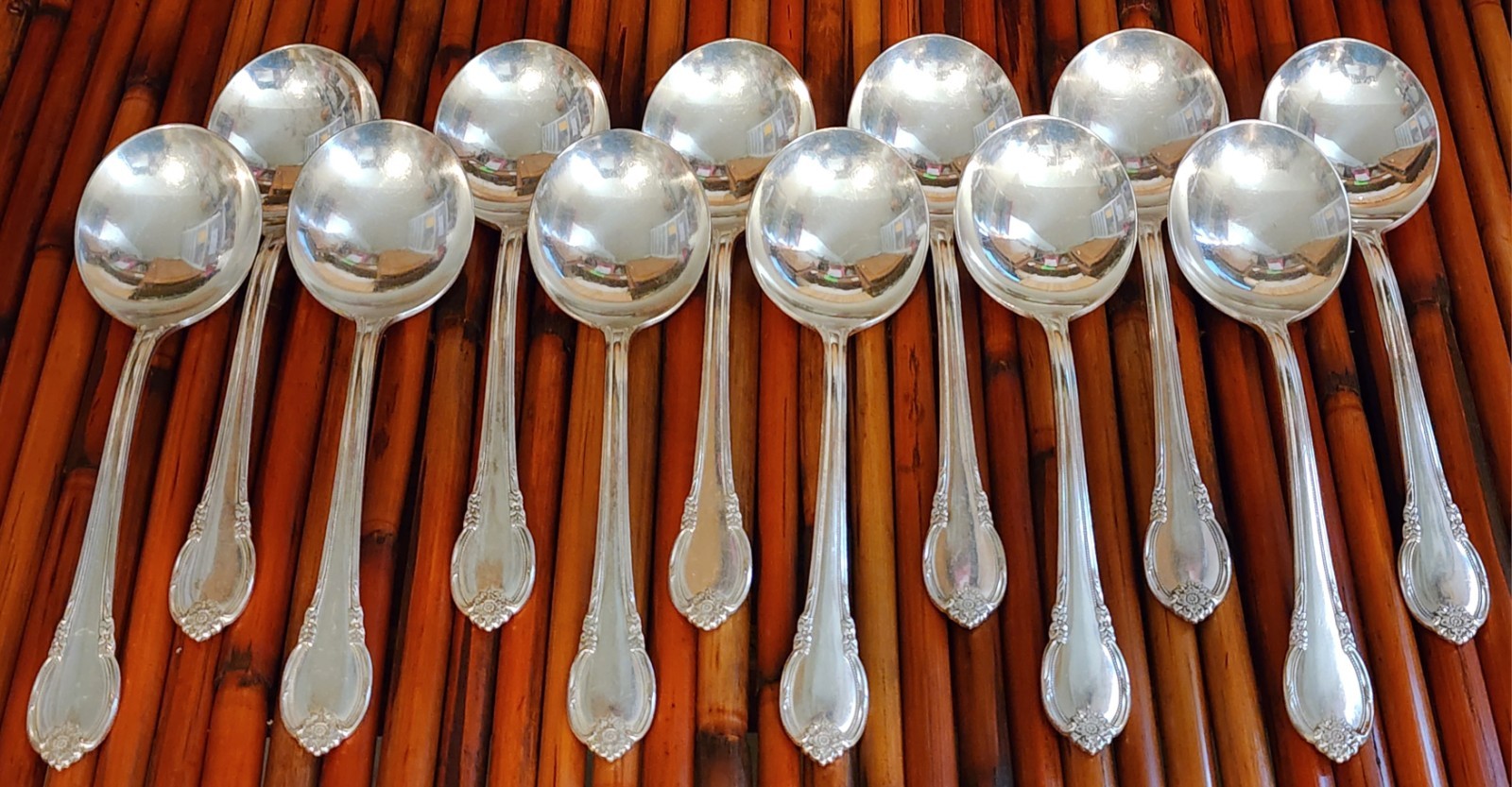 12 Round Bowl Gumbo Soup Spoons 1847 Rogers Bros. Remembrance IS