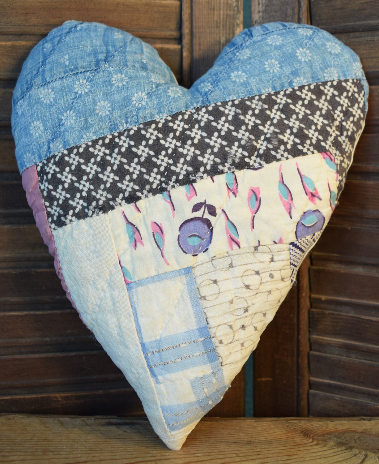 Quilt Heart Blue Black Multi Color Cupboard Tuck 9″ Tall Primitive Valentine