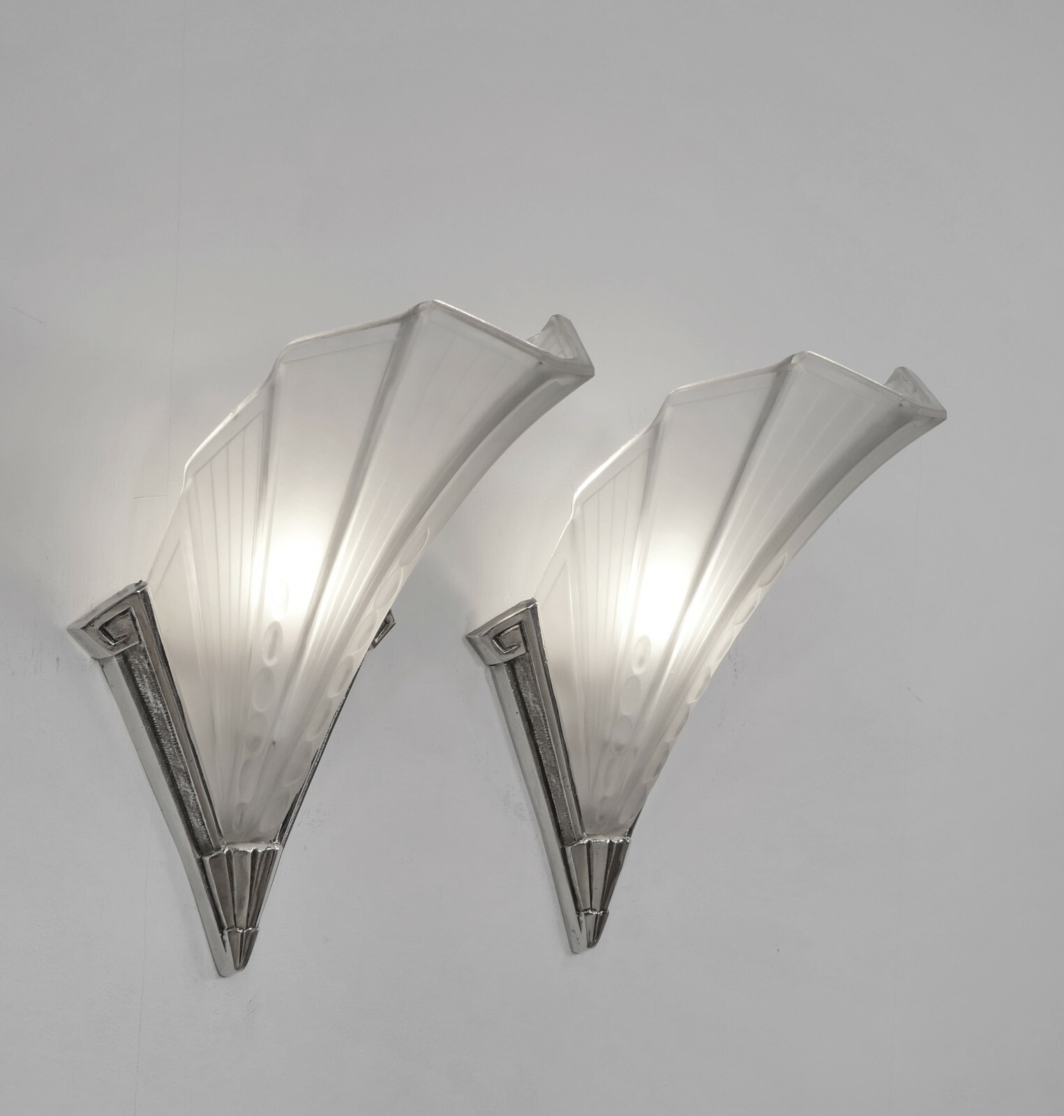 EJG : PAIR OF 1930 FRENCH ART DECO WALL SCONCES .. lights lamp muller era France