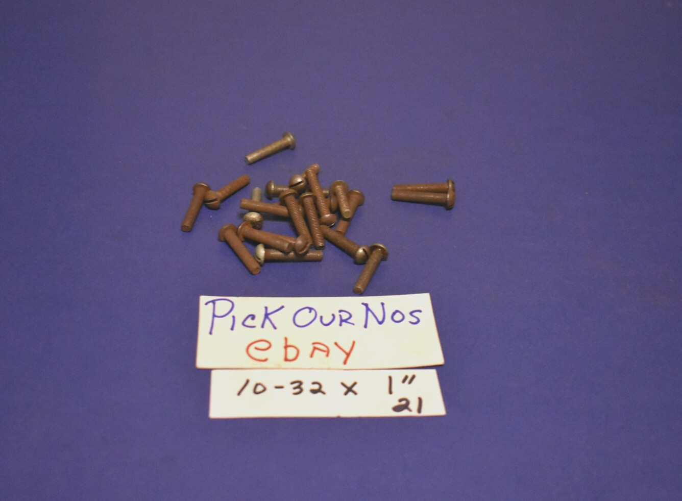 21 Vintage 10-32 x 1″ Slotted Round Head Steel Machine Screws/Bolts