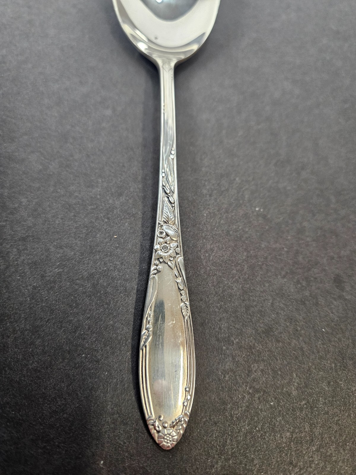 Oneida Sterling Silver 60g Lg Serving Spoon 8.5 Inch Flatware Virginian